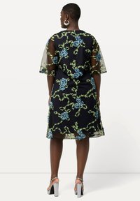 Ulla Popken TEXTURED FLORAL EMBROIDERED LAYERED - Vapaa-ajan mekko - night blue