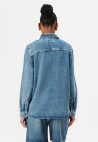 Tommy Hilfiger LANA SHIRT - Užsagstoma palaidinė - blue denim