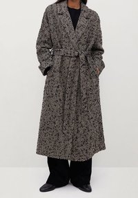 Mango Mantel - black