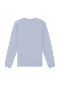 Sweatshirt bleu clair à manches longues, col rond, avec des poignets et un ourlet côtelés. Fabriqué en tissu doux avec une texture lisse et sans motifs.