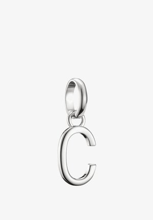 Silberne Anhänger mit dem Großbuchstaben "C", mit einer polierten, eleganten Oberfläche und einer abgerundeten Befestigungsschlaufe.