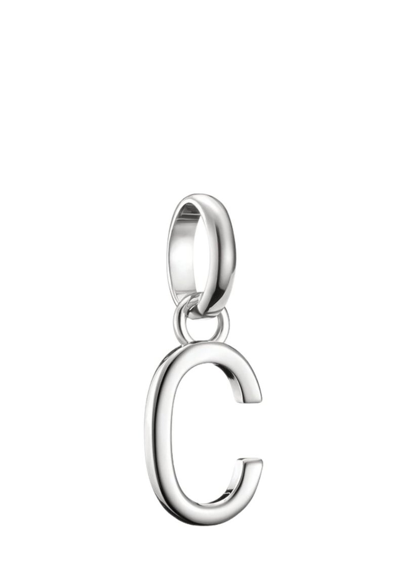 Silberne Anhänger mit dem Großbuchstaben "C", mit einer polierten, eleganten Oberfläche und einer abgerundeten Befestigungsschlaufe.