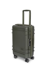 Valise rigide vert olive avec une surface texturée, une poignée rétractable, un verrou à combinaison et quatre roues pivotantes pour faciliter le déplacement.
