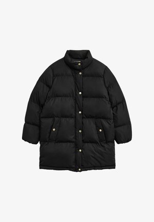 Zwarte donsjack met een hoge kraag, rechthoekige gestikte delen, drukknopen aan de voorkant en twee zijzakken. Zachte, gladde textuur.