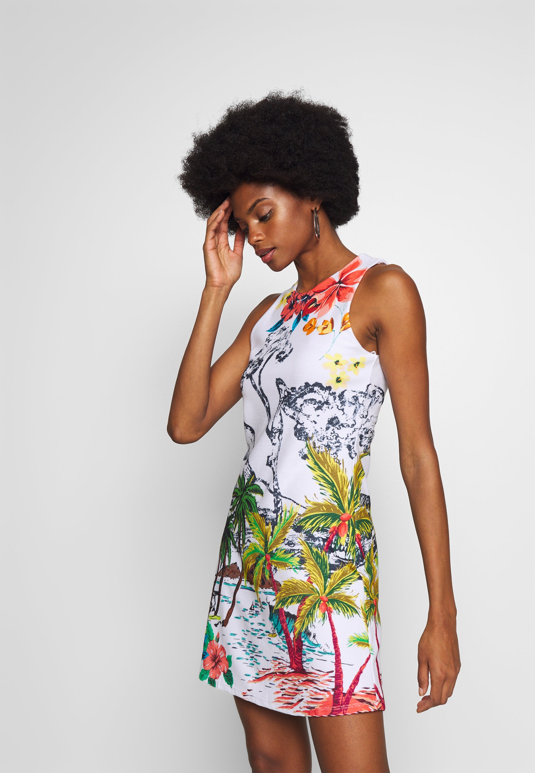 Desigual TROPICAL PACIFIC Jerseykjole blanco Zalando.no Desigual VEST CORCEGA - Maxikjole - blazing
