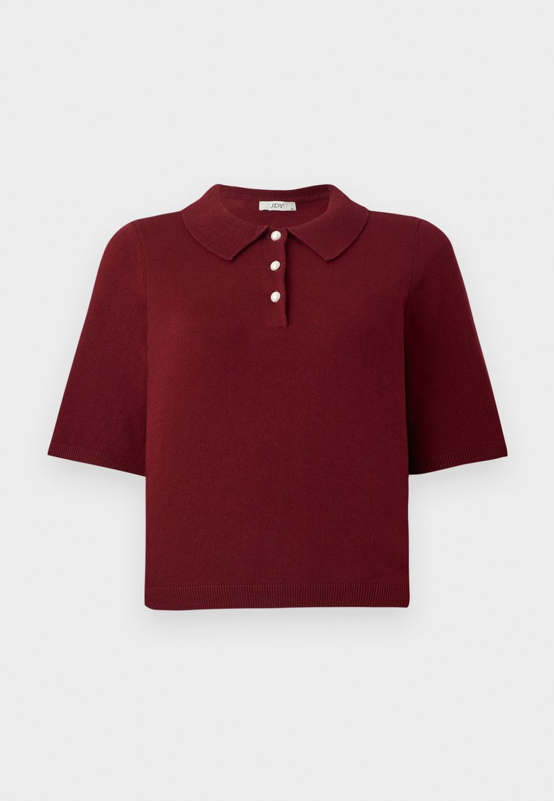 Bordowy sweter polo z krótkim rękawem, klasycznym kołnierzykiem i czterema guzikami z okrągłymi białymi guzikami.