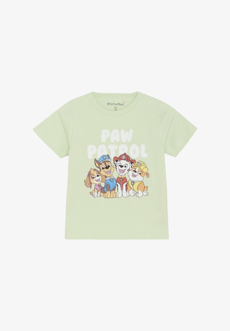 Lyst grøn kortærmet t-shirt med et farverigt grafisk motiv af fire tegneseriehunde med teksten "PAW PATROL" i fede hvide bogstaver.