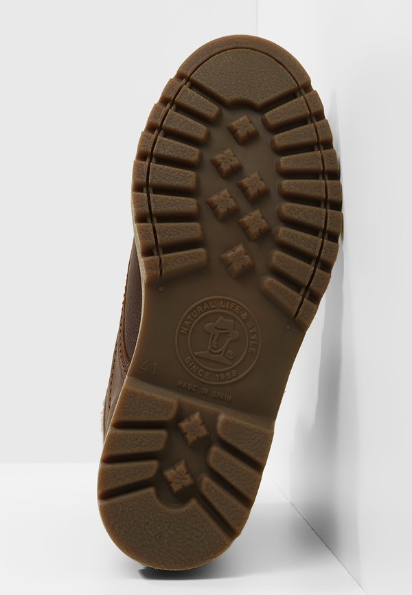 AVIATOR IGLOO - Lace-up ankle boots - chestnut4