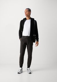 INDICODE JEANS Nohavice - black