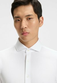 BOSS P-HANK SPREAD - Camicia elegante - white