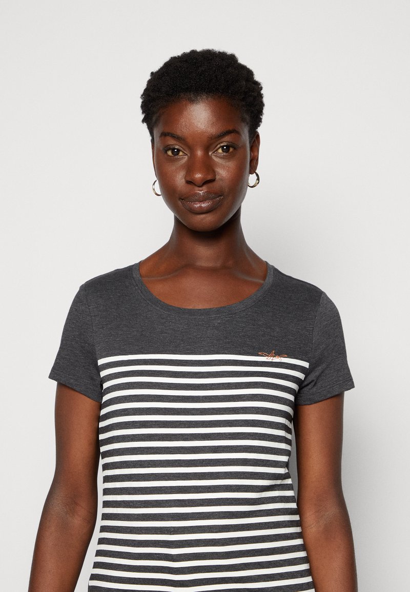 Damen T-Shirts | TOM TAILOR DENIM RELAXED TEE T-Shirt print dark grey/white/anthrazit - GB59995 Damen T-Shirts | TOM TAILOR DENIM RELAXED TEE T-Shirt print dark grey/white/anthrazit - GB59995