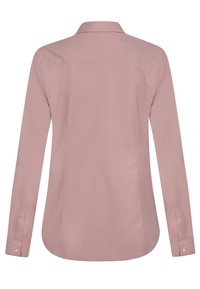 Langemouwige blouse in zachtroze stof, met een button-down kraag, een ronde zoom en enkele knoopmanchetten. Glad textuur, minimale details.