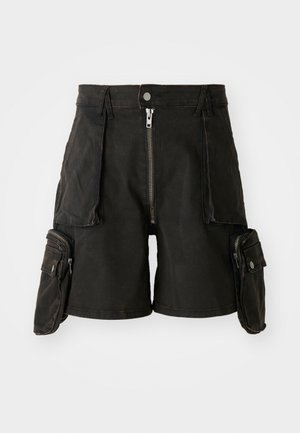 Schwarze Cargo-Shorts aus strukturiertem Stoff, mit Reißverschluss, zwei Seitentaschen und zusätzlichen mit Reißverschluss versehenen Cargo-Taschen.