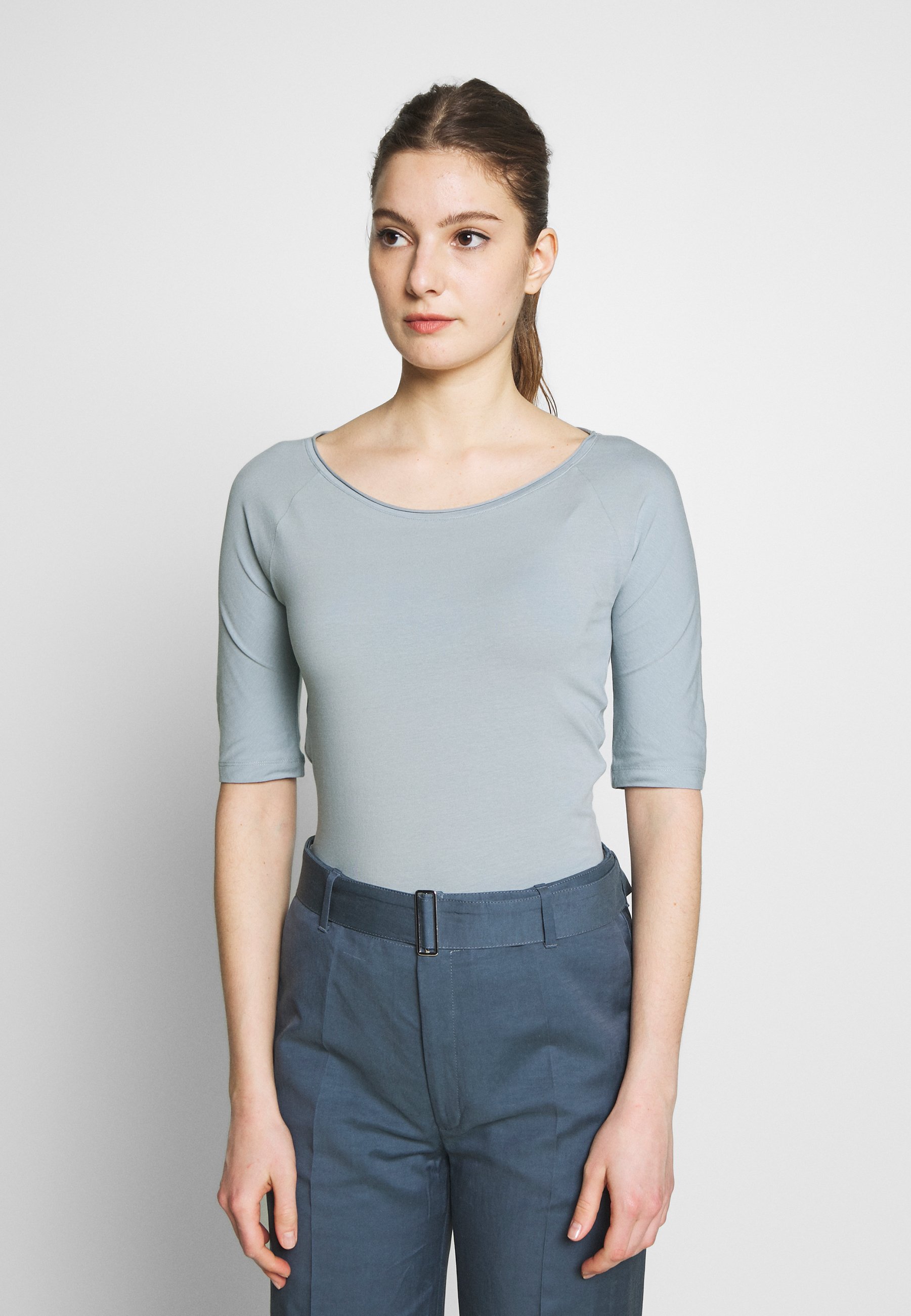 Filippa K BALLERINA SLEEVE T shirts dove blue Zalando.no Filippa K BALLERINA SLEEVE - T-shirts - dove blue