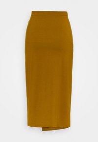 Jupe midi jaune moutarde, coupe près du corps, tissu doux, taille haute et ourlet légèrement courbé en bas. Pas de motifs visibles.