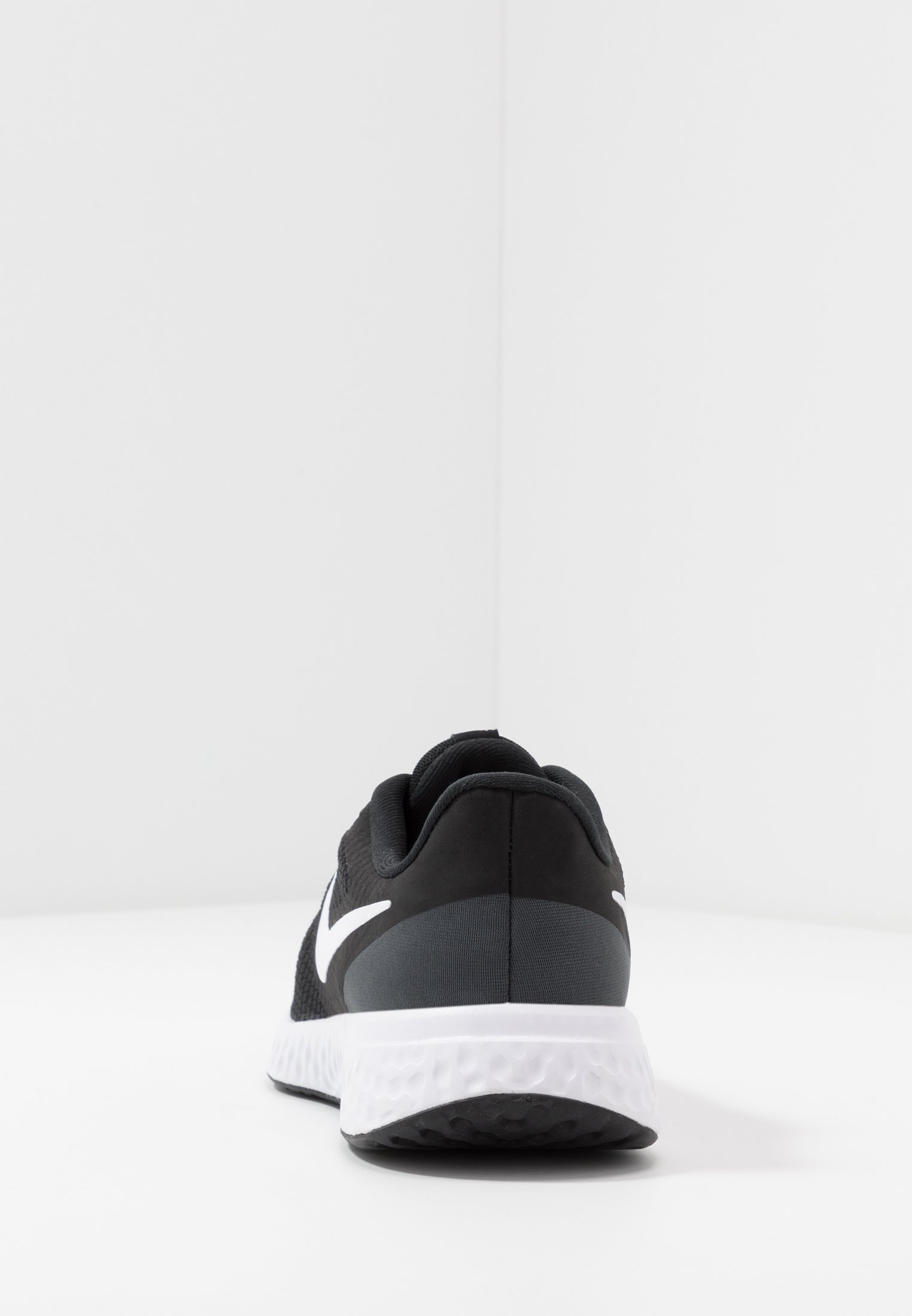 zalando nike revolution