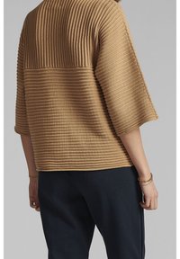 Nümph Sweter