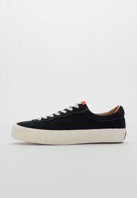 Unselected, black/white