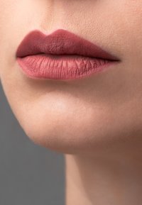 KORRES MORELLO MATTE LASTING LIP FLUID - Lucidalabbra - 10 damask rose