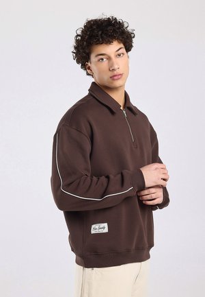 America Today, Sweatshirt - brown