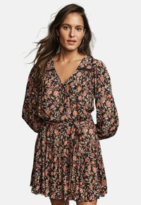 REGULAR FIT - DERWENT FLORAL TIE WAIST MINI  - Kasdienė suknelė - chocolate brown