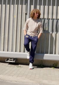 Nike Performance ENGLAND ENT ISSUE PANT - Joggebukse - purple ink/pale ivory/sesame