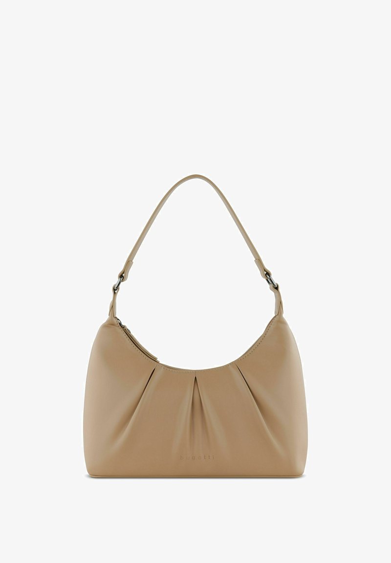 Beige leren handtas met een geplooid ontwerp, een enkele schouderriem en een gladde textuur. Minimalistische esthetiek met subtiele branding.