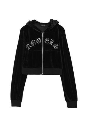 Felpa corta nera in velluto con zip e cappuccio, decorata con lettere di strass bianchi sul petto che formano la parola "Angels".