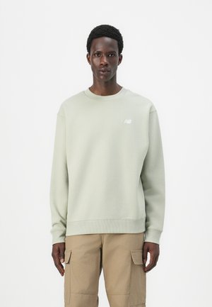 New Balance SPORT ESSENTIALS CREW UNISEX - Sweatshirt - green