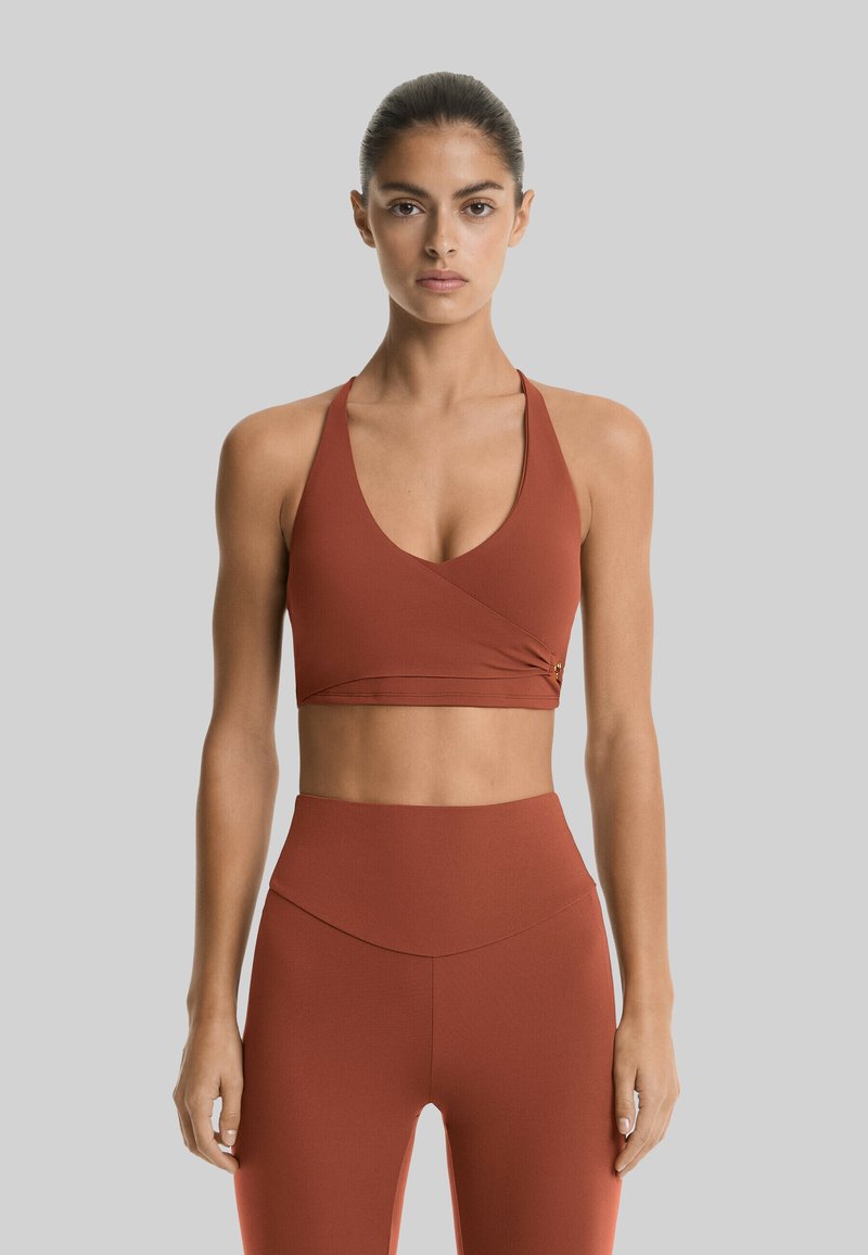 OYSHO - COMFORTLUX CROSSOVER - Sportski grudnjak s blagom potporom - dark red, Povećaj