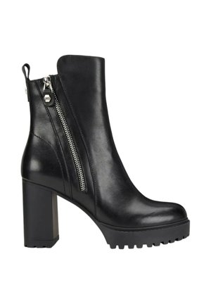 Stivaletto in pelle nera con tacco spesso, dettaglio con zip laterale e suola in gomma con battistrada decorato per una migliore aderenza.
