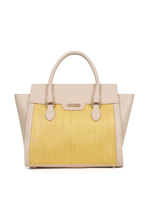 Borsa beige con pannello frontale giallo testurizzato, due manici e placca con logo colore oro, su sfondo bianco.
