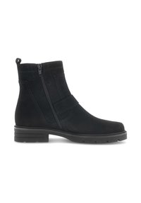 Zwarte enkelboot van suede, met een zijrits, elastische band, ronde neus en een gemetalliseerde rubberen zool met een lichte hak.