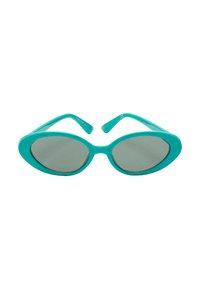 Turkusowe okulary przeciwsłoneczne w kształcie owalu z ciemnymi soczewkami, z grubymi plastikowymi ramkami o gładkiej, błyszczącej strukturze. Cienkie zauszniki z lekkim zakrzywieniem.