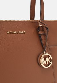 MICHAEL Michael Kors JET ITEM TOTE - Rankinė - luggage