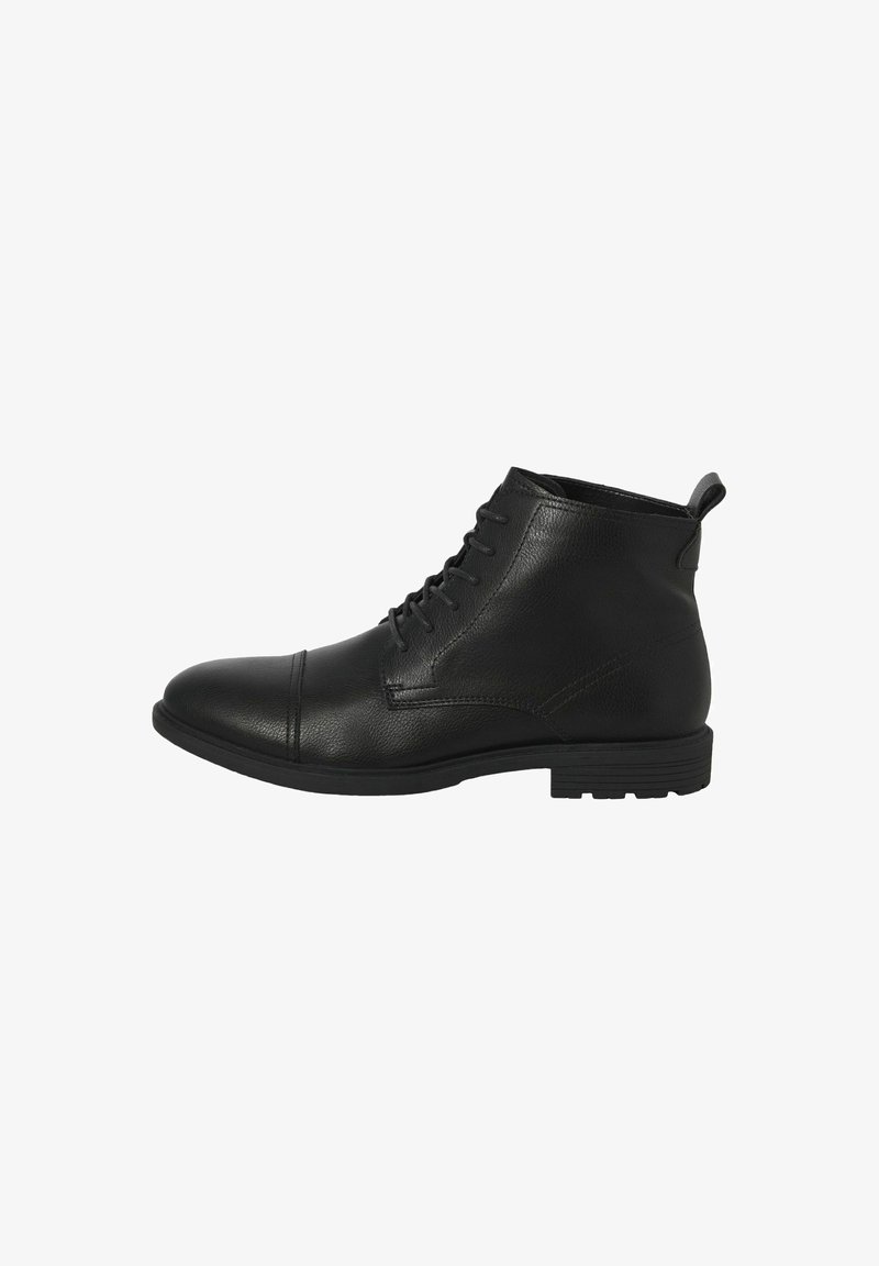 Bottines noires en cuir avec un bout rond, un design à lacets et une languette à l'arrière. Présente une finition texturée et une semelle en caoutchouc.