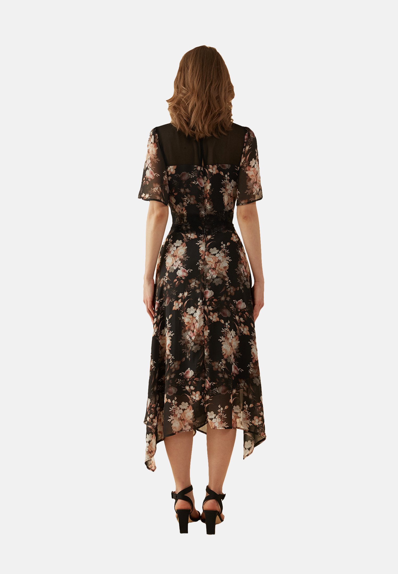 vestito nero maniche corte