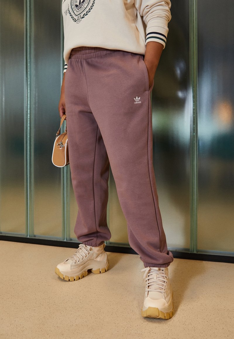 adidas Originals Teplákové kalhoty - brown