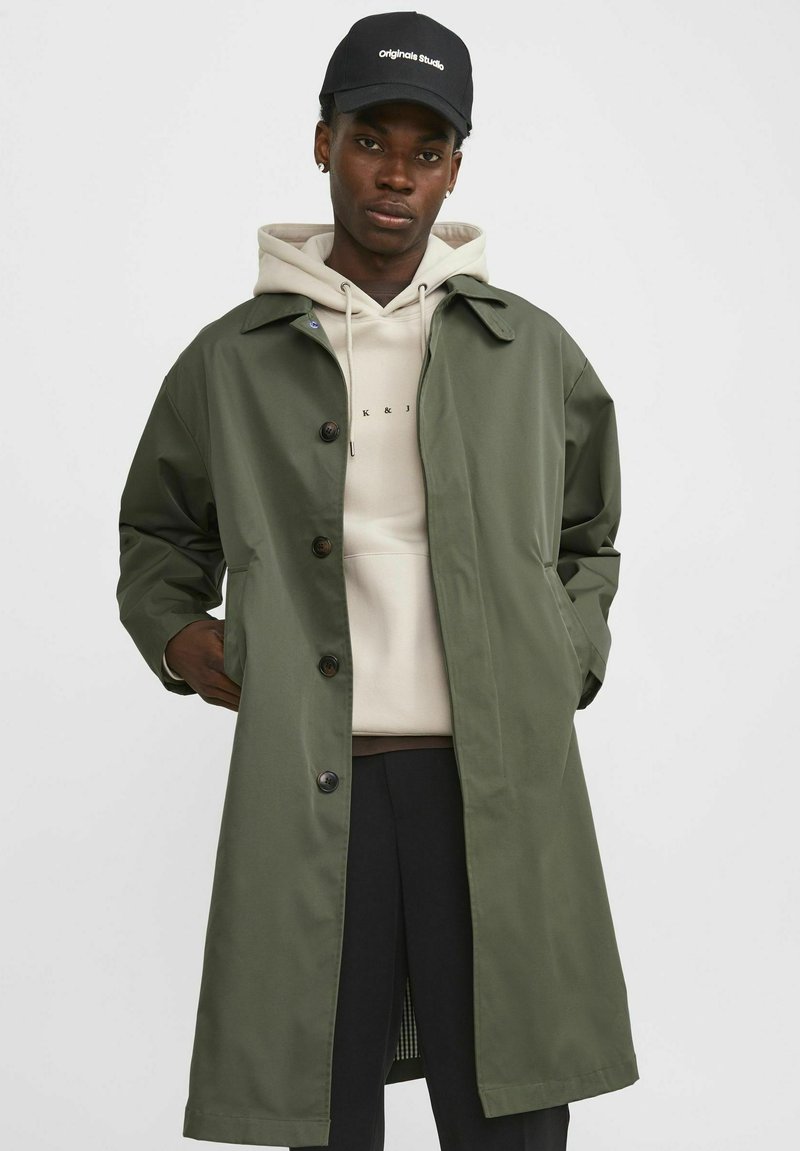 Jack & Jones MANTEL - Klasisks mētelis - beetle