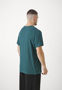 Jordan JUMPMAN SHORT SLEEVE CREW - Spordi T-särk - oxidized green/black