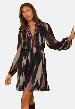 Love & Roses, EMBROIDERED YOKE MINI DRESS - Denné šaty - khaki abstract