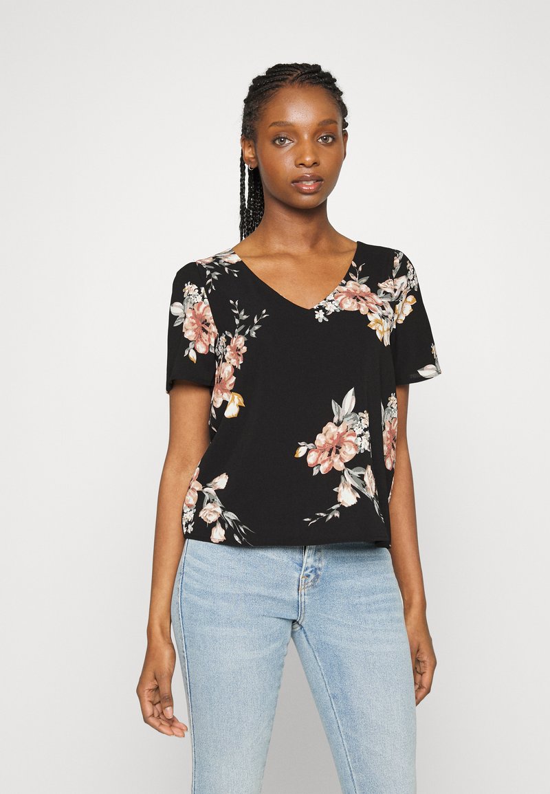 Damen T-Shirts | ONLY Petite ONLNOVA LUX LARA T-Shirt print black/schwarz - OH39826 Damen T-Shirts | ONLY Petite ONLNOVA LUX LARA T-Shirt print black/schwarz - OH39826
