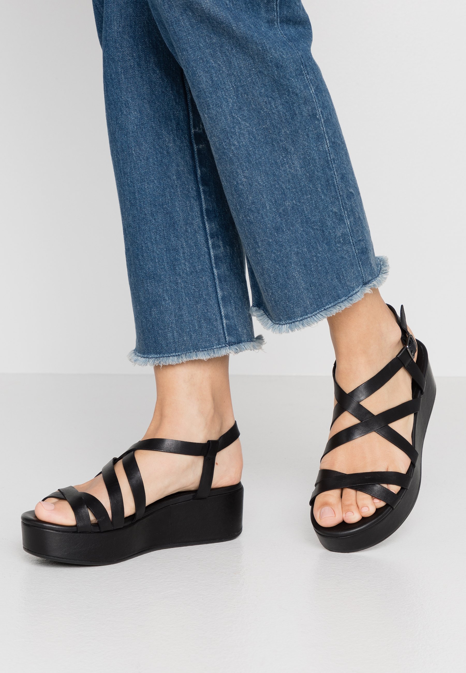 ecco plateau sandal