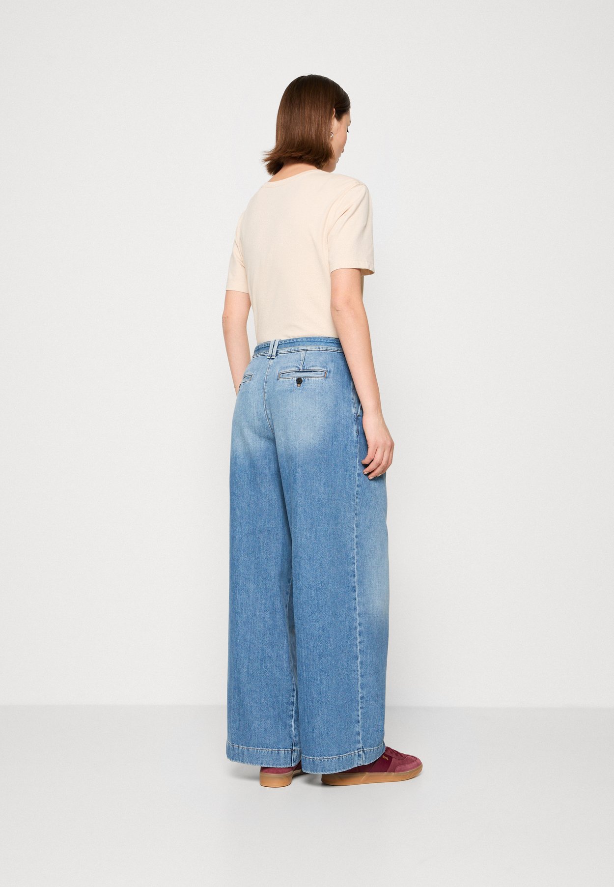 LOW LOOSE BELTED