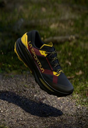 PRODIGIO MAX - Chaussures de marche - black/yellow