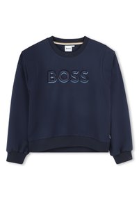 Mornarsko plava dukserica od mekog materijala, s okruglim izrezom i izvezenim logotipom "BOSS" u nešto svjetlijoj nijansi sprijeda.
