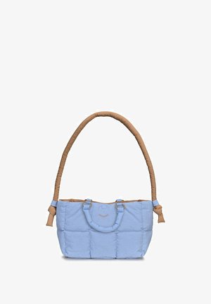 Kék steppelt kézitáska bézs párnázott fogóval, lekerekített formával, díszítőöltésekkel és finom mosolygós arcmotívummal hímezve.