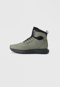 Δεν επιλέχθηκε, olive/black