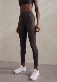 Nike Performance - UNIVERSA - Leggingek - baroque brown/black Miniatűr kép 1