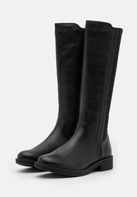 Jana Botas - black